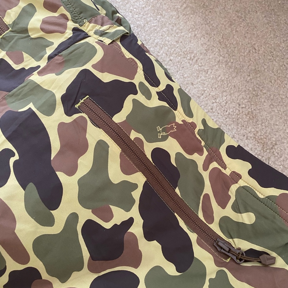 DIVEBOMB Brand- HUNTING Airweight
Insulated Hunting Pants. NWOT